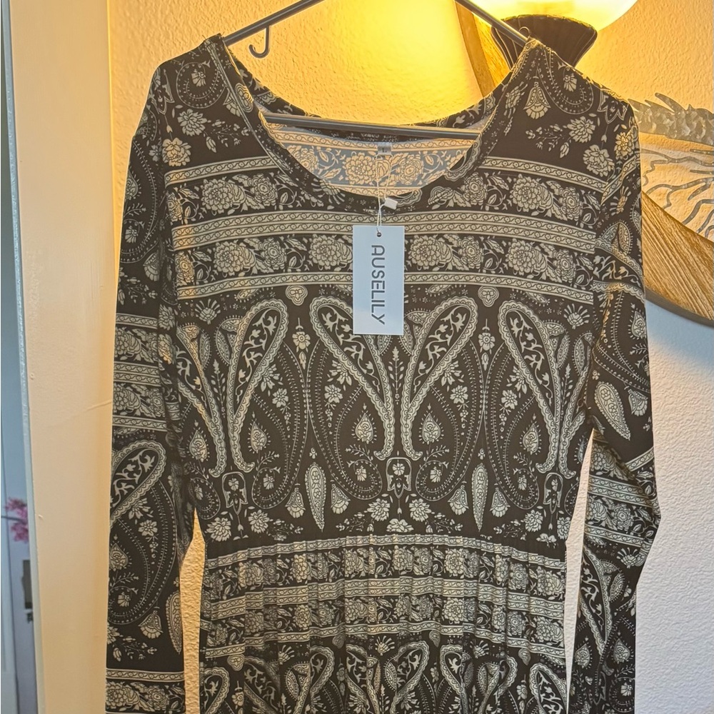 Auselily Black and Gold Patterned Dress